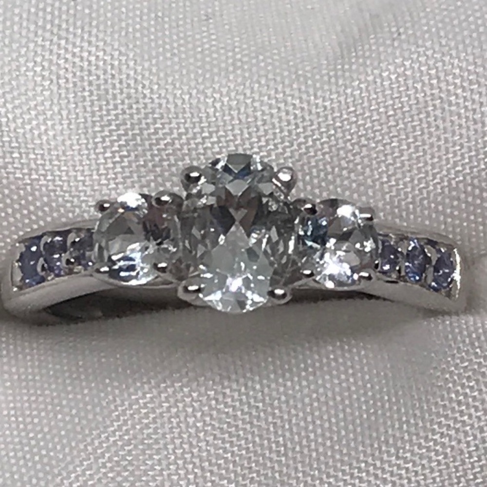 🌹Goshenite/Tanzanite Ring